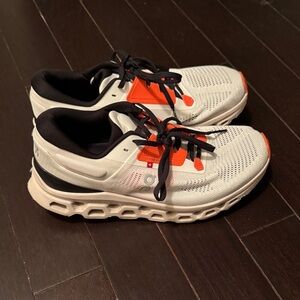 Women’s Cloudstratus 3
